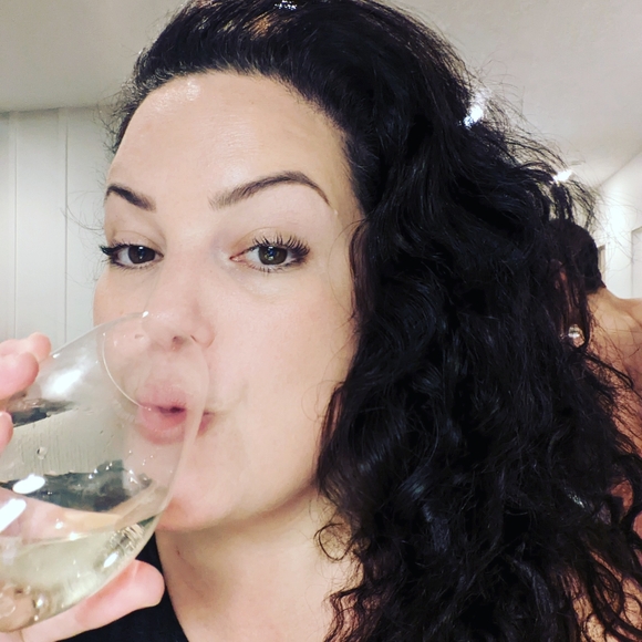 Meet your Posher, Ashley - Picture 3 of 4